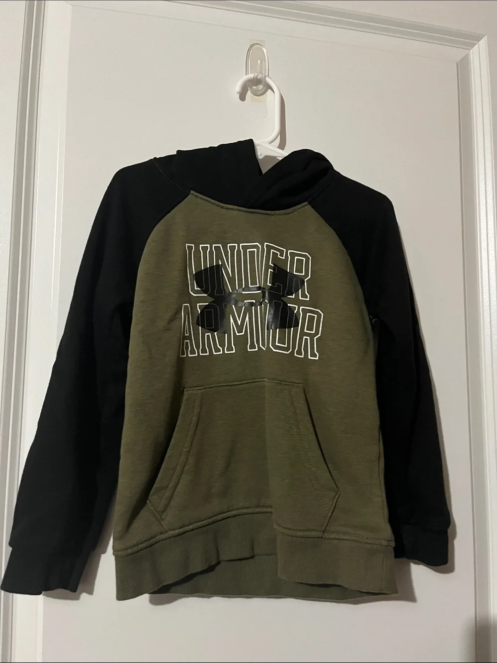 Under Armour Olive Green and Black Logo Pullover Hoodie